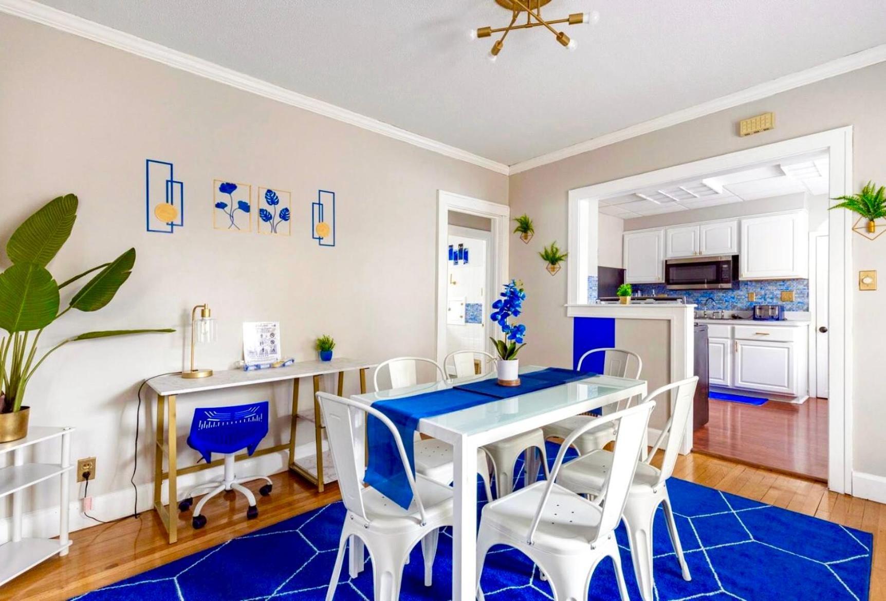 The Sapphire Haven - Your Old Brooklyn Oasis Awaits Families, Couples, Business Travelers Near Downtown With Parking, 300 Mb Wifi & Self Check-In Cleveland Bagian luar foto