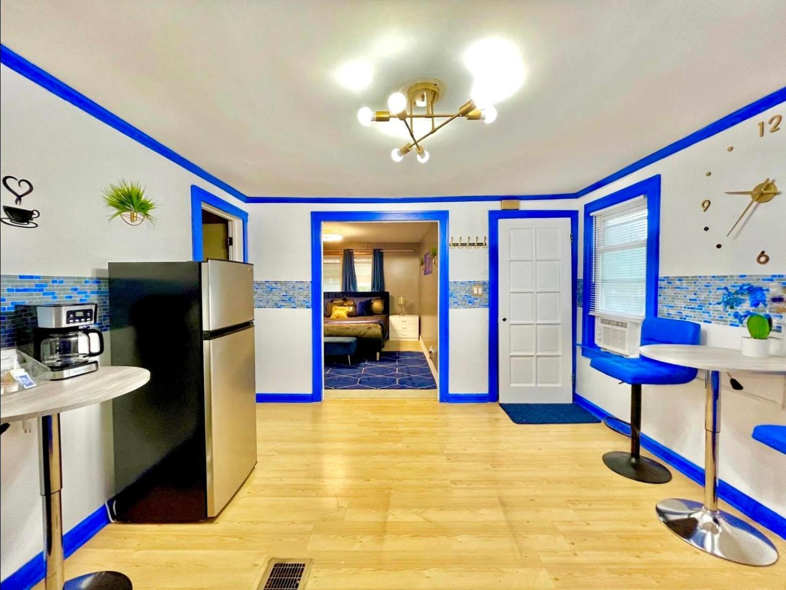 The Sapphire Haven - Your Old Brooklyn Oasis Awaits Families, Couples, Business Travelers Near Downtown With Parking, 300 Mb Wifi & Self Check-In Cleveland Bagian luar foto