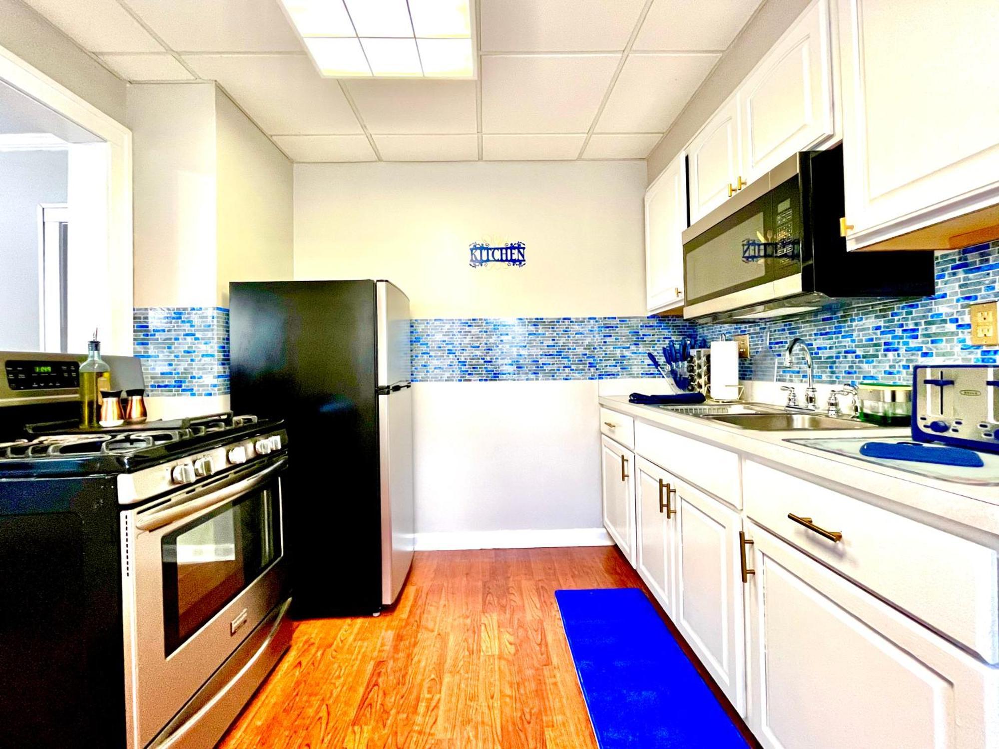 The Sapphire Haven - Your Old Brooklyn Oasis Awaits Families, Couples, Business Travelers Near Downtown With Parking, 300 Mb Wifi & Self Check-In Cleveland Bagian luar foto