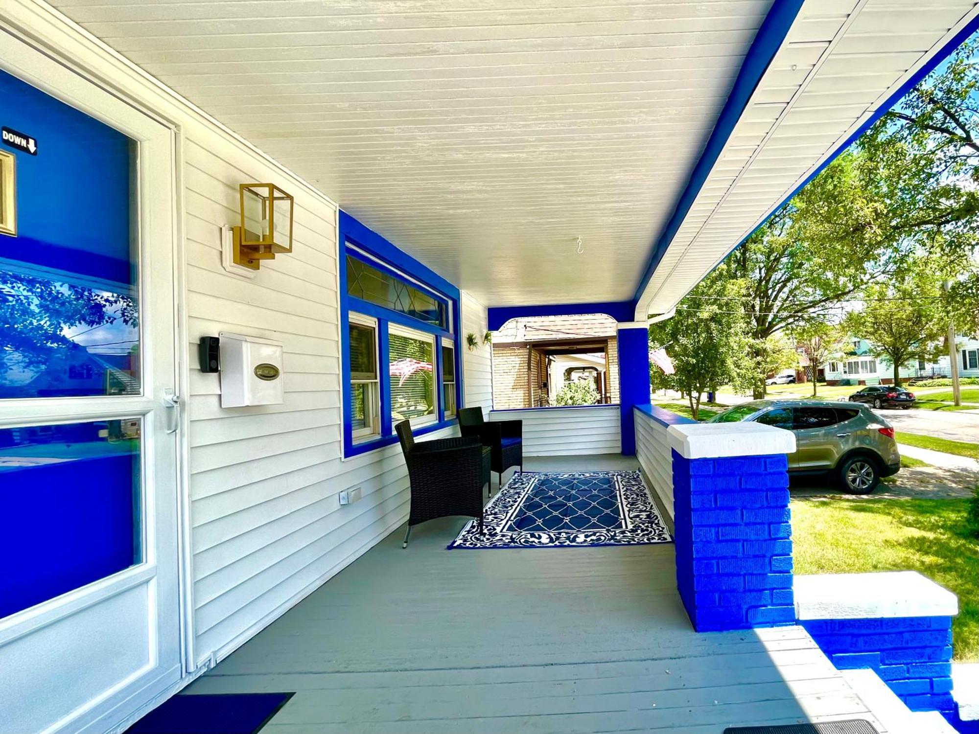 The Sapphire Haven - Your Old Brooklyn Oasis Awaits Families, Couples, Business Travelers Near Downtown With Parking, 300 Mb Wifi & Self Check-In Cleveland Bagian luar foto