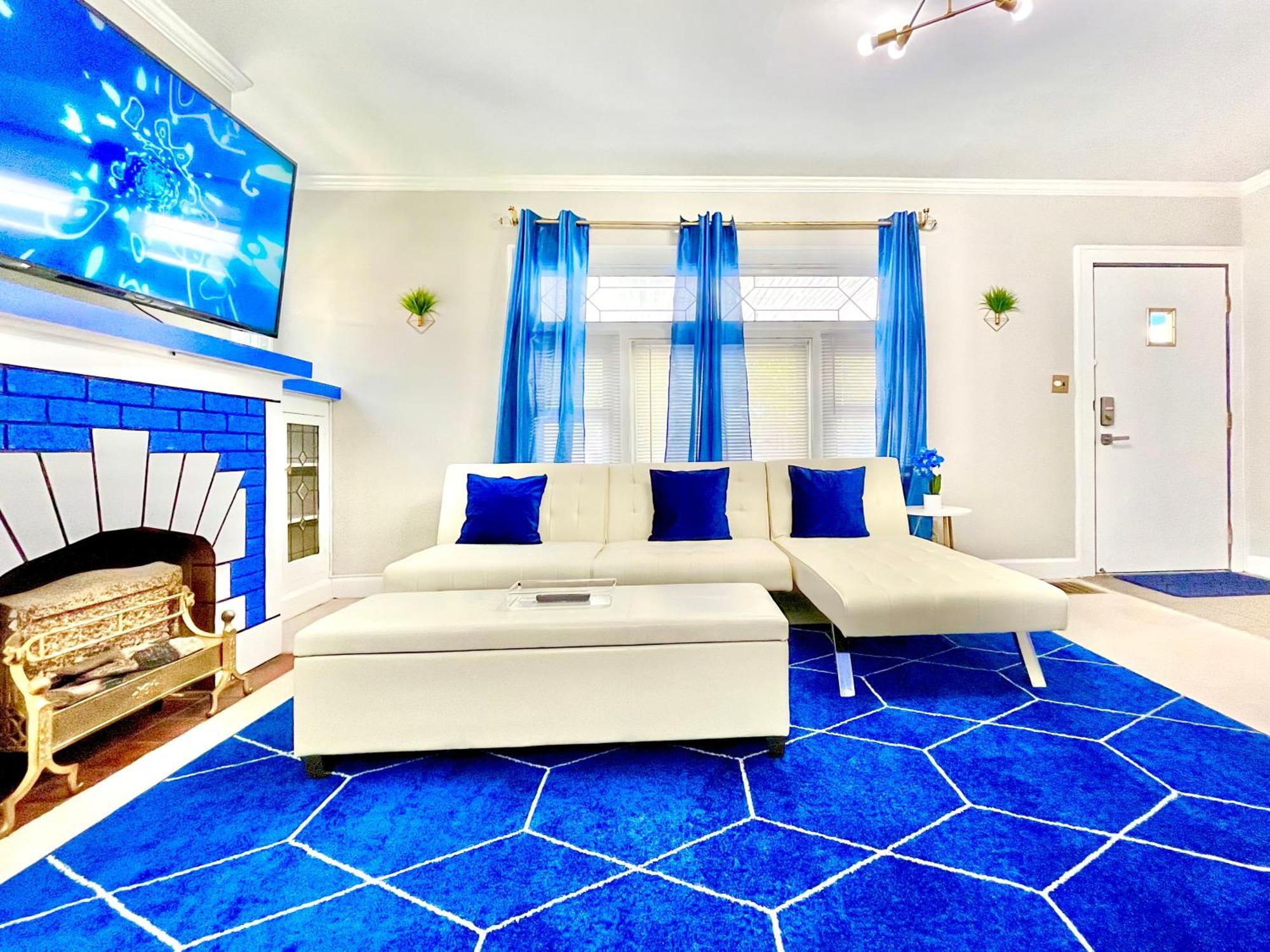 The Sapphire Haven - Your Old Brooklyn Oasis Awaits Families, Couples, Business Travelers Near Downtown With Parking, 300 Mb Wifi & Self Check-In Cleveland Bagian luar foto