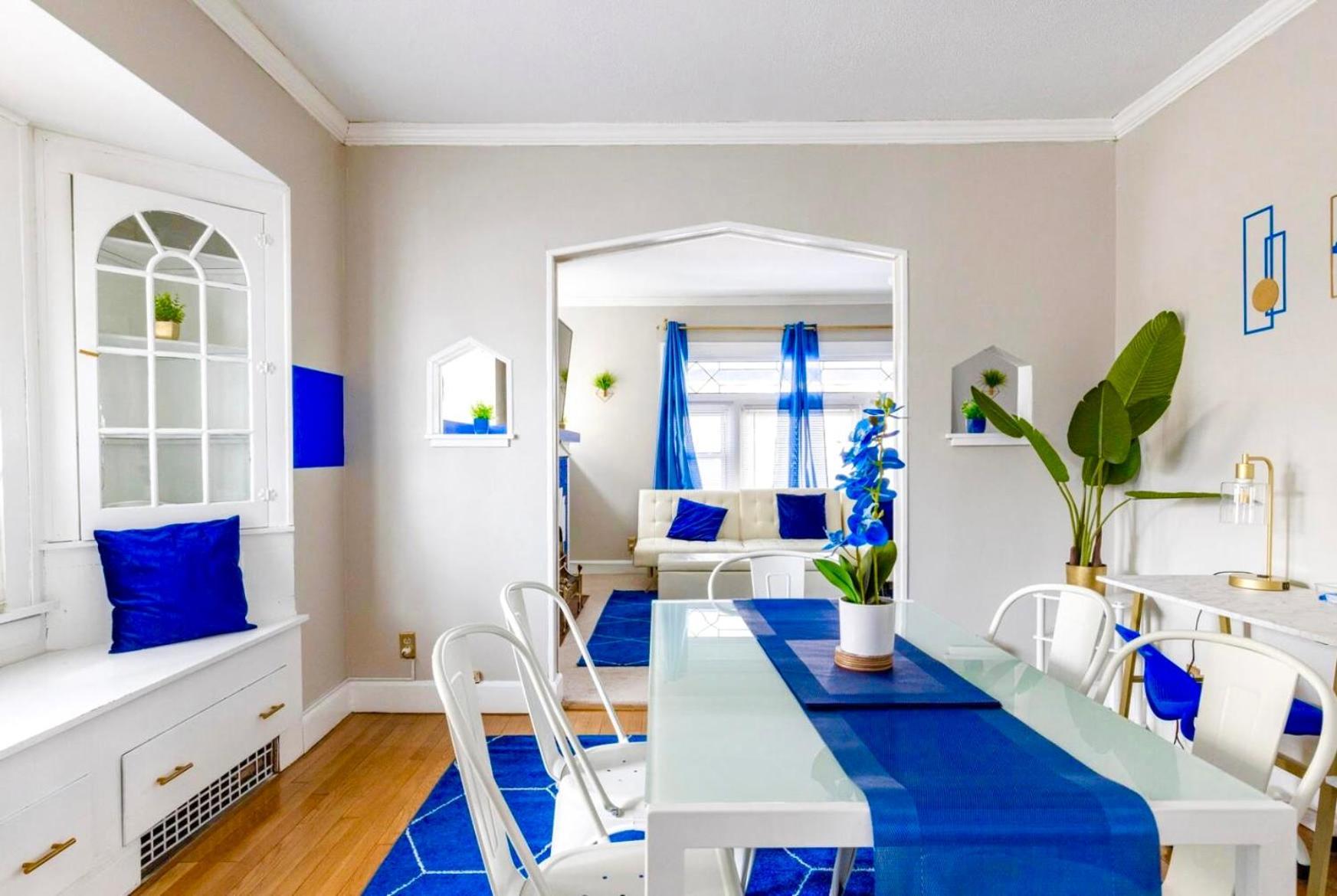 The Sapphire Haven - Your Old Brooklyn Oasis Awaits Families, Couples, Business Travelers Near Downtown With Parking, 300 Mb Wifi & Self Check-In Cleveland Bagian luar foto