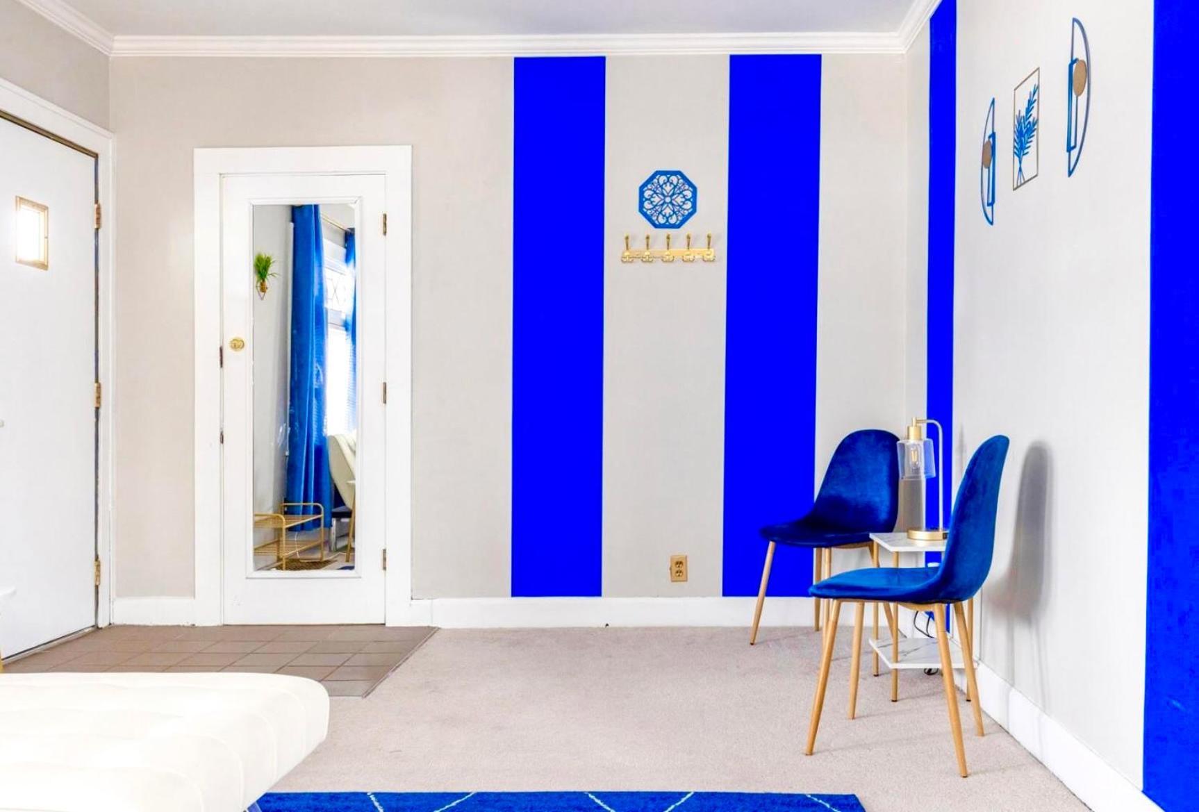 The Sapphire Haven - Your Old Brooklyn Oasis Awaits Families, Couples, Business Travelers Near Downtown With Parking, 300 Mb Wifi & Self Check-In Cleveland Bagian luar foto