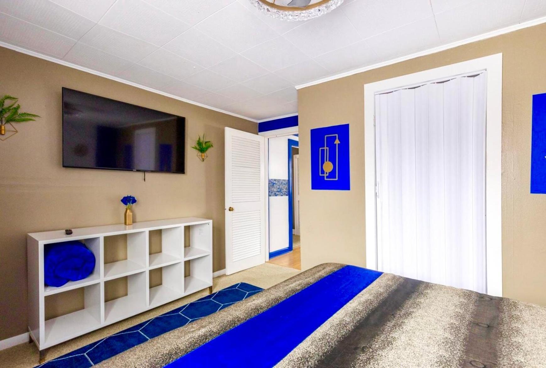 The Sapphire Haven - Your Old Brooklyn Oasis Awaits Families, Couples, Business Travelers Near Downtown With Parking, 300 Mb Wifi & Self Check-In Cleveland Bagian luar foto