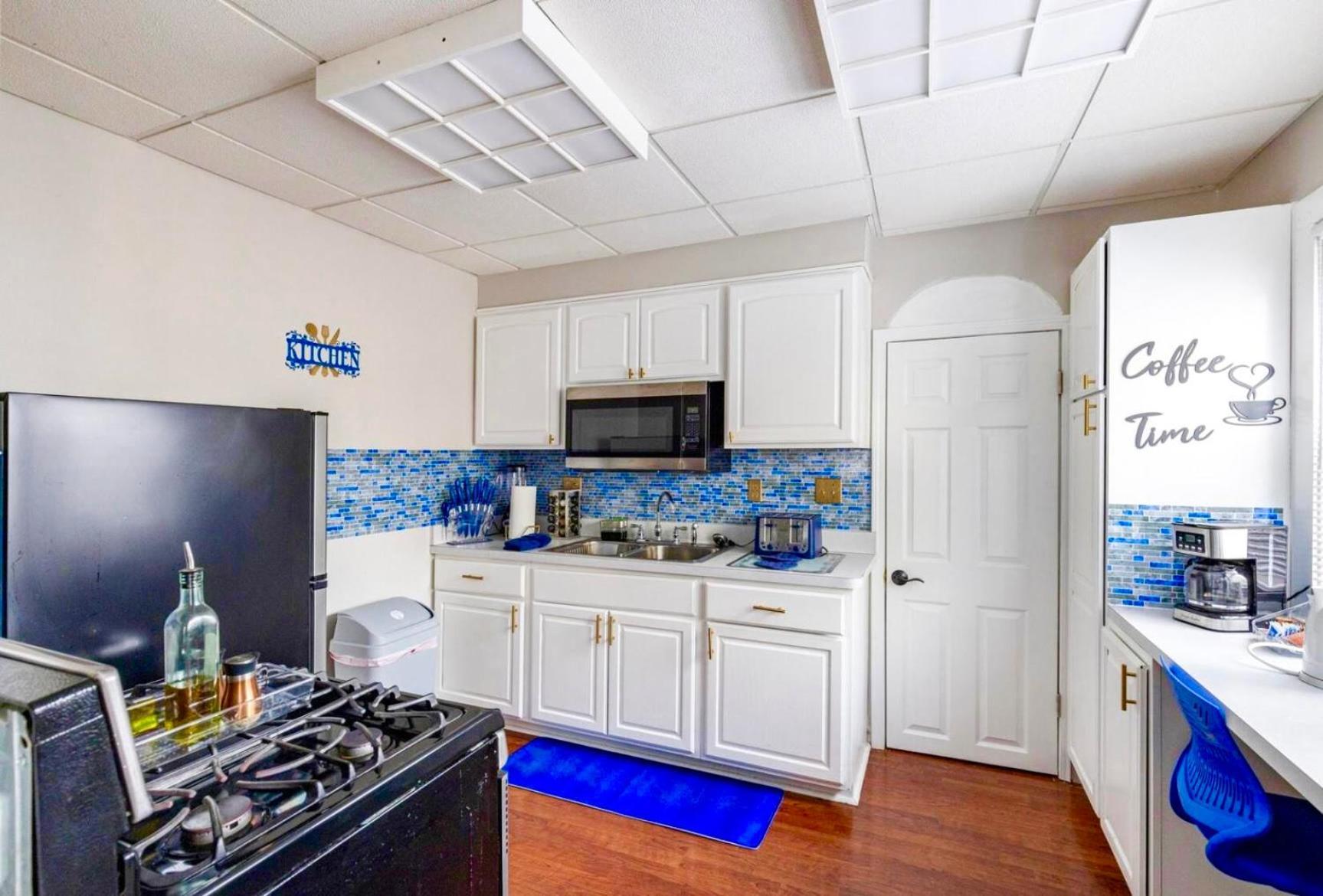 The Sapphire Haven - Your Old Brooklyn Oasis Awaits Families, Couples, Business Travelers Near Downtown With Parking, 300 Mb Wifi & Self Check-In Cleveland Bagian luar foto