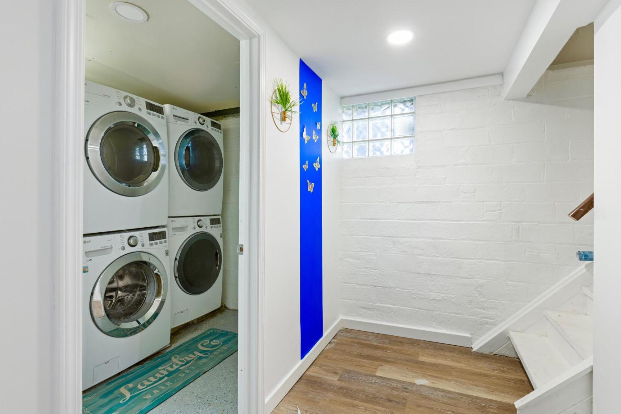 The Sapphire Haven - Your Old Brooklyn Oasis Awaits Families, Couples, Business Travelers Near Downtown With Parking, 300 Mb Wifi & Self Check-In Cleveland Bagian luar foto