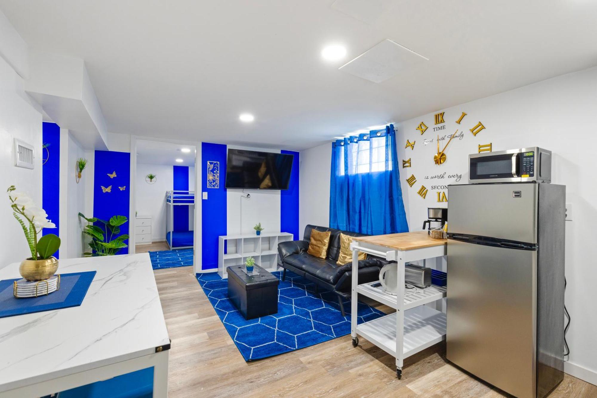 The Sapphire Haven - Your Old Brooklyn Oasis Awaits Families, Couples, Business Travelers Near Downtown With Parking, 300 Mb Wifi & Self Check-In Cleveland Bagian luar foto