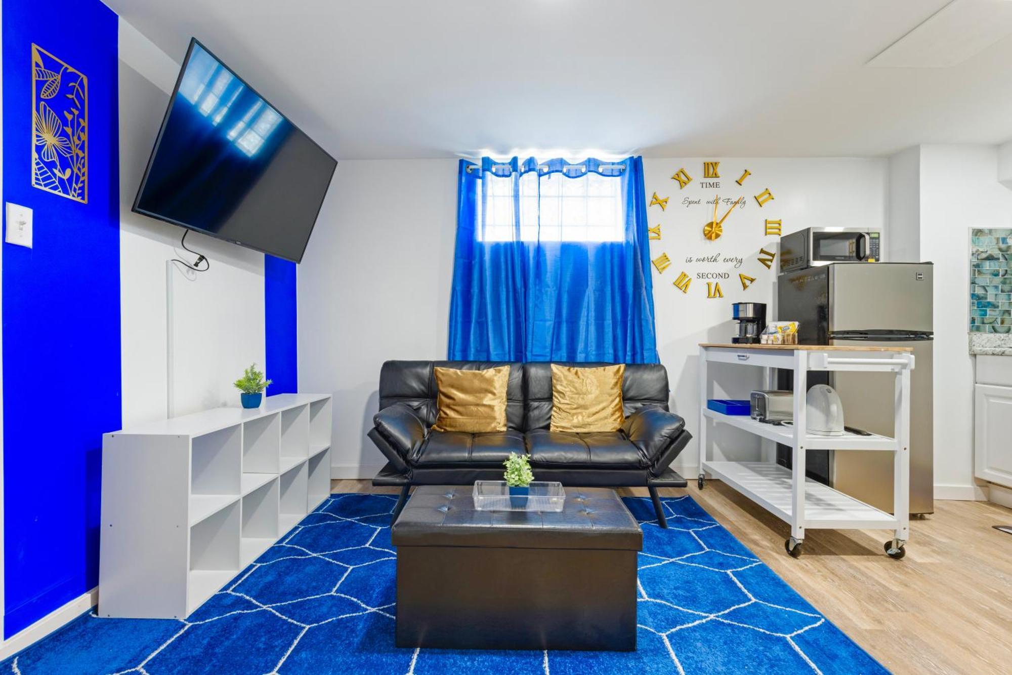 The Sapphire Haven - Your Old Brooklyn Oasis Awaits Families, Couples, Business Travelers Near Downtown With Parking, 300 Mb Wifi & Self Check-In Cleveland Bagian luar foto