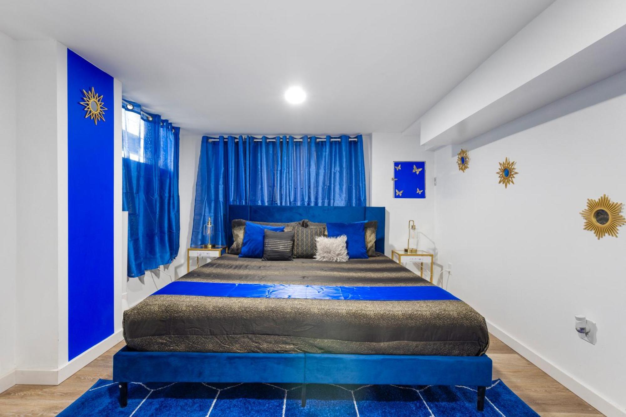 The Sapphire Haven - Your Old Brooklyn Oasis Awaits Families, Couples, Business Travelers Near Downtown With Parking, 300 Mb Wifi & Self Check-In Cleveland Bagian luar foto