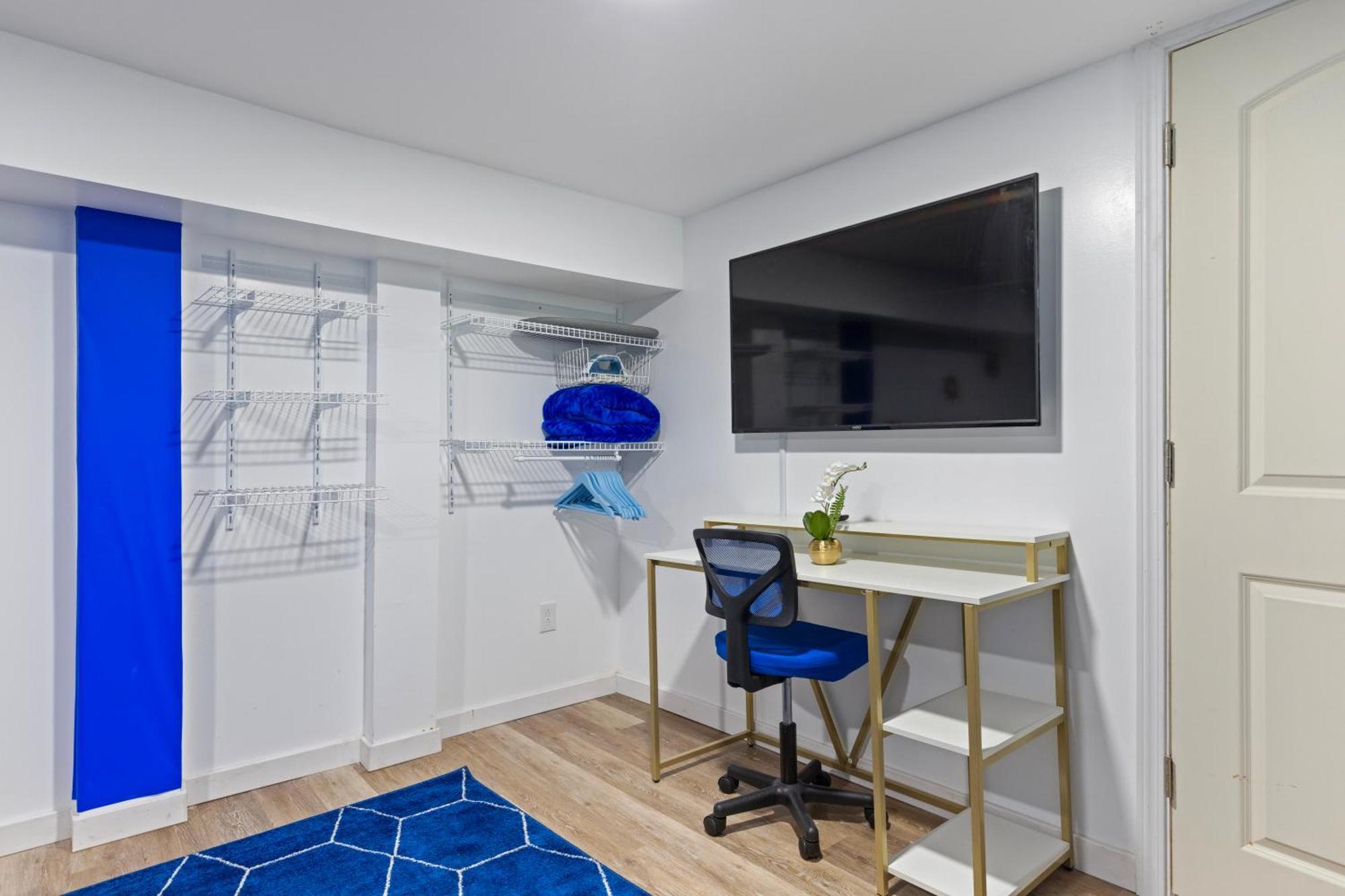 The Sapphire Haven - Your Old Brooklyn Oasis Awaits Families, Couples, Business Travelers Near Downtown With Parking, 300 Mb Wifi & Self Check-In Cleveland Bagian luar foto