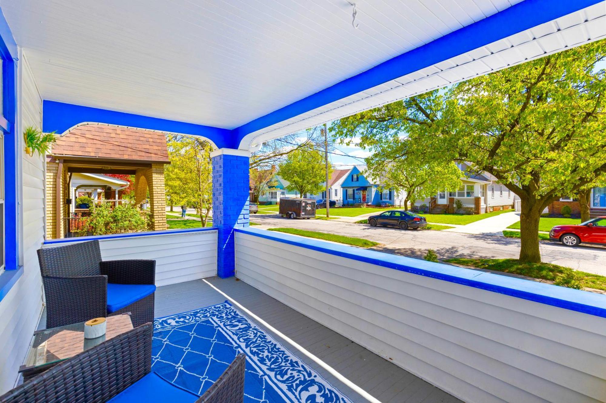 The Sapphire Haven - Your Old Brooklyn Oasis Awaits Families, Couples, Business Travelers Near Downtown With Parking, 300 Mb Wifi & Self Check-In Cleveland Bagian luar foto