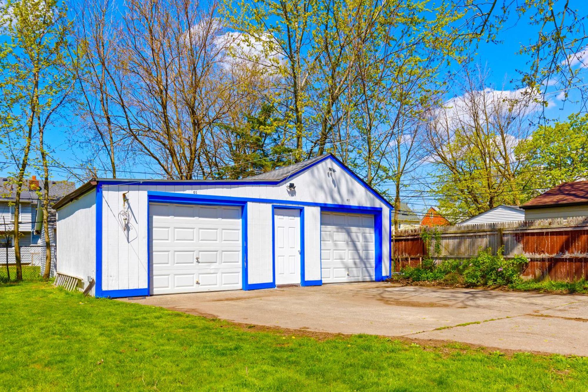 The Sapphire Haven - Your Old Brooklyn Oasis Awaits Families, Couples, Business Travelers Near Downtown With Parking, 300 Mb Wifi & Self Check-In Cleveland Bagian luar foto